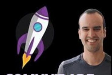 Renato Asse ensinando desenvolvimento sem código no curso Comunidade Sem Codar 2021