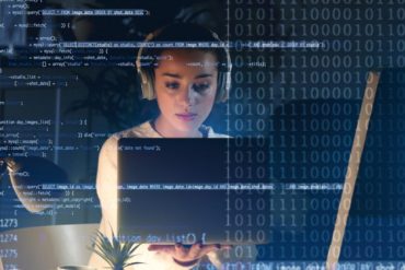 Capa do Treinamento Analista de Segurança Júnior eSecurity com ícones de proteção de dados e cadeado.