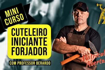 Professor Berardo demonstrando técnicas de forja em curso de cutelaria para iniciantes