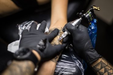 Curso Tatuadores de Sucesso Renata Jardim Download Completo com Foco em Marketing Digital e Escalada de Faturamento