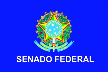 Capa do curso Estratégia Concursos em PDF, com ícones de sucesso e aprovação.