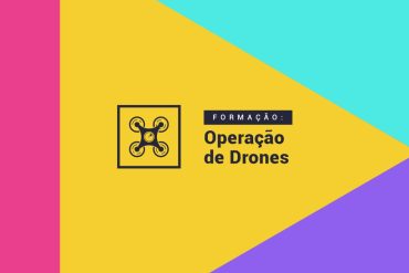 Homem operando drone profissional para filmagem aérea de paisagem urbana