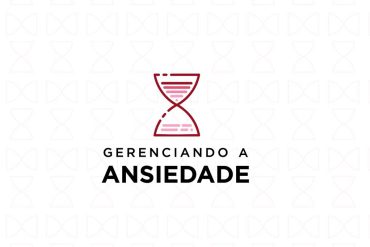 Augusto Cury ministrando o curso Gerenciando Ansiedade em ambiente de sala de aula.