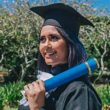 Curso Viver de Ebook com Hellen Pimentel - Domine a Criação e Venda de Ebooks