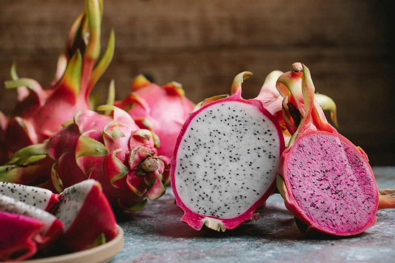 Curso completo de cultivo de pitaya, com foco em técnicas de plantio e colheita.