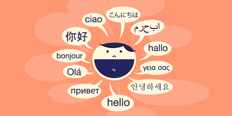 Estudante sorridente aprendendo vários idiomas com o curso de Leroy Silveira