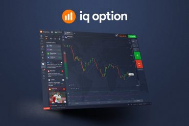 Desenvolvedor programando robô para opções binárias em Python na plataforma IQ Option