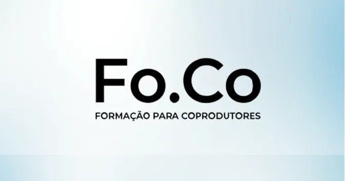 Logo da FO.CO Formação Co-Produtores Ana Paula Perci com elementos visuais de colaboração e sucesso digital.