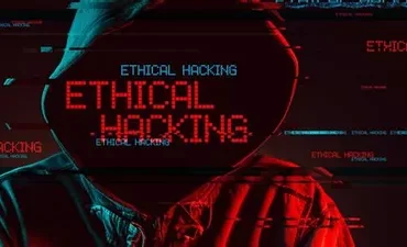 Estudante programando em Python com foco em reconhecimento de imagem para hacking ético