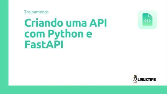 Desenvolvedor criando API com Python e FastAPI em laptop com código na tela